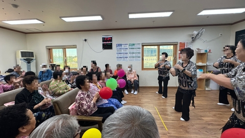 흥덕주야간보호센터25