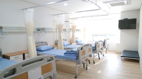4인실